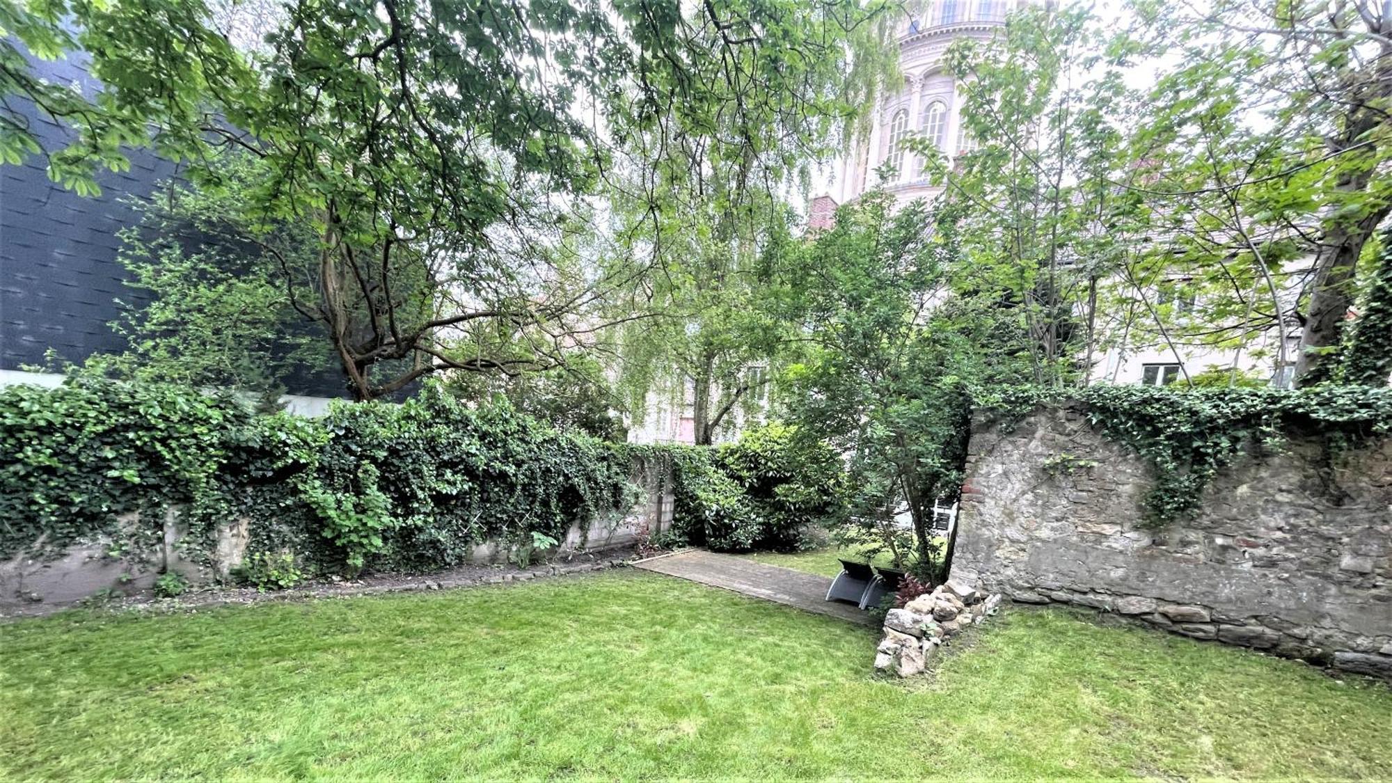 Au Jardin De La Basilique Boulogne-sur-Mer
